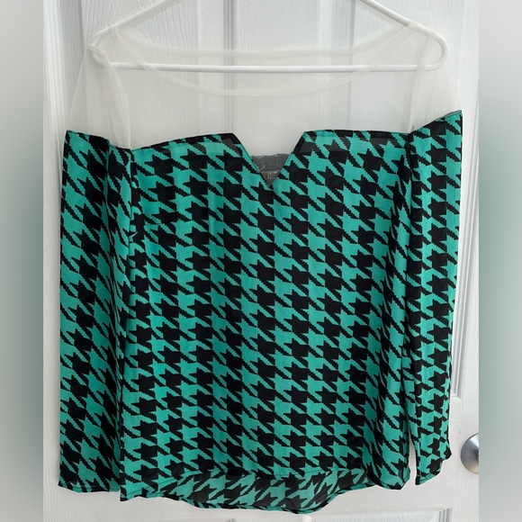Blouse NWT Green & Black W/White Mesh At The Top, Women’s Size XS - Picture 1 of 6